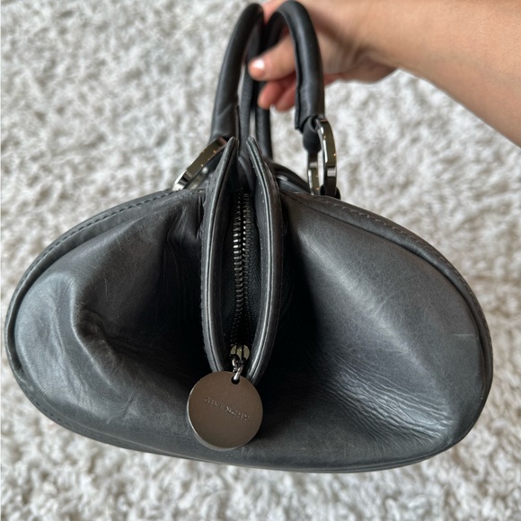 Authentic Givenchy hand bag - Picture 5 of 16